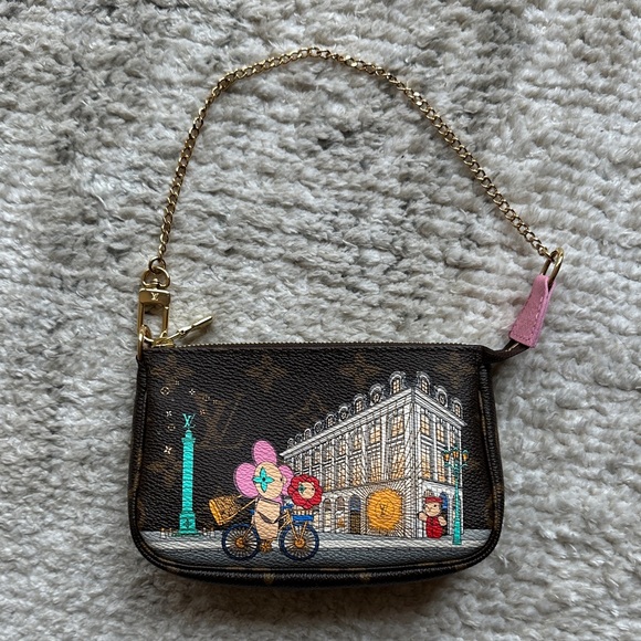 Louis Vuitton 2022 Christmas Animation Paris Mini Pochette - Picture 1 of 9